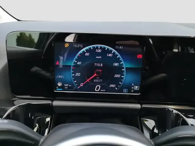 Mercedes-Benz GLA 200