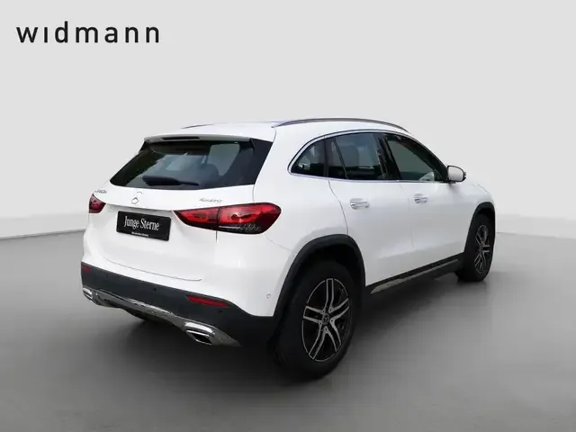 Mercedes-Benz GLA 200