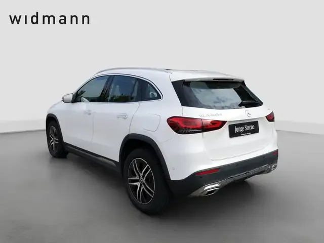 Mercedes-Benz GLA 200