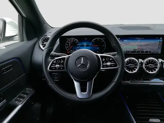 Mercedes-Benz EQA 300