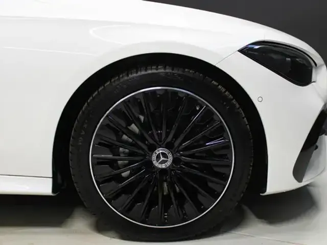 Mercedes-Benz CLE 180