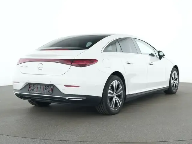 Mercedes-Benz EQE 300