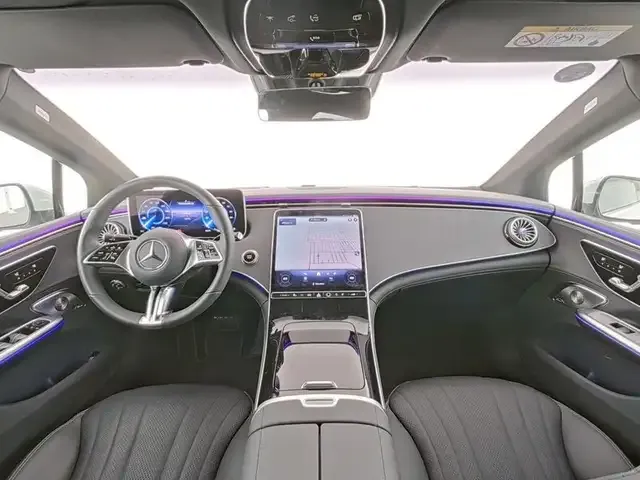 Mercedes-Benz EQE 300