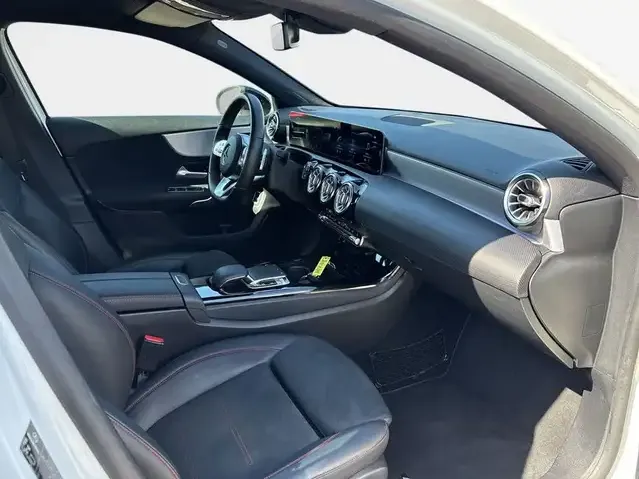 Mercedes-Benz A 220