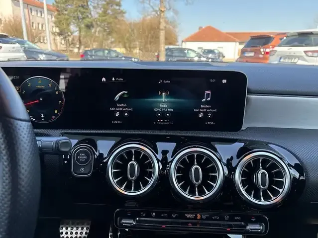 Mercedes-Benz A 220