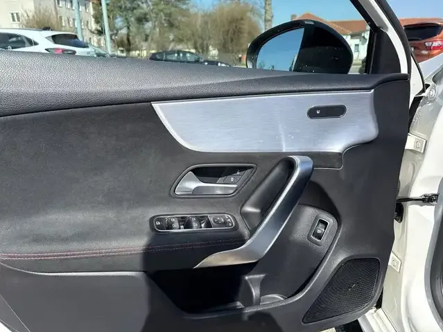 Mercedes-Benz A 220