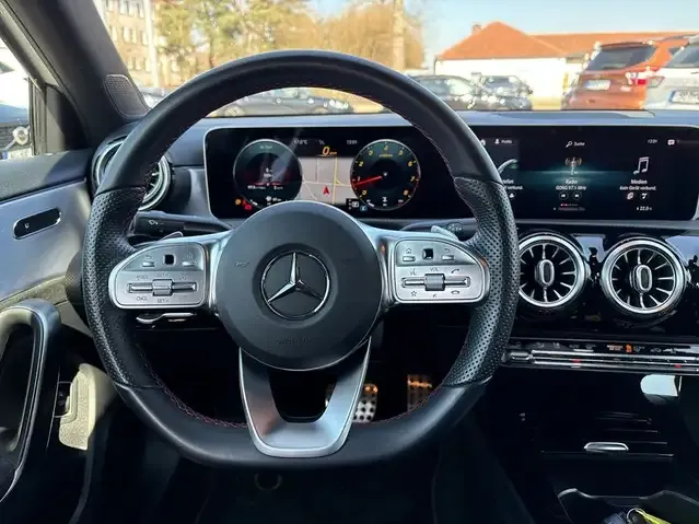Mercedes-Benz A 220