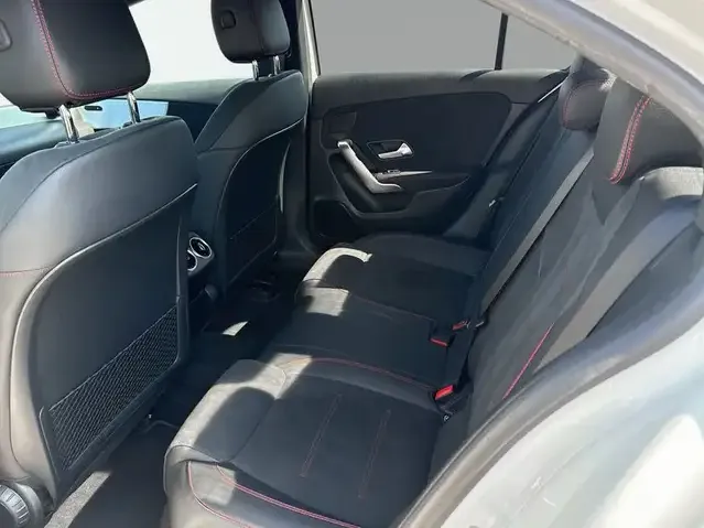 Mercedes-Benz A 220