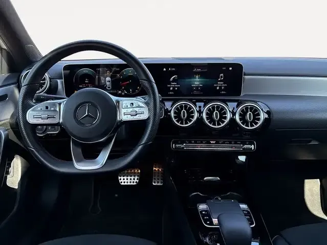 Mercedes-Benz A 220