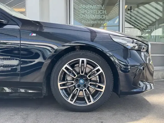 BMW i5