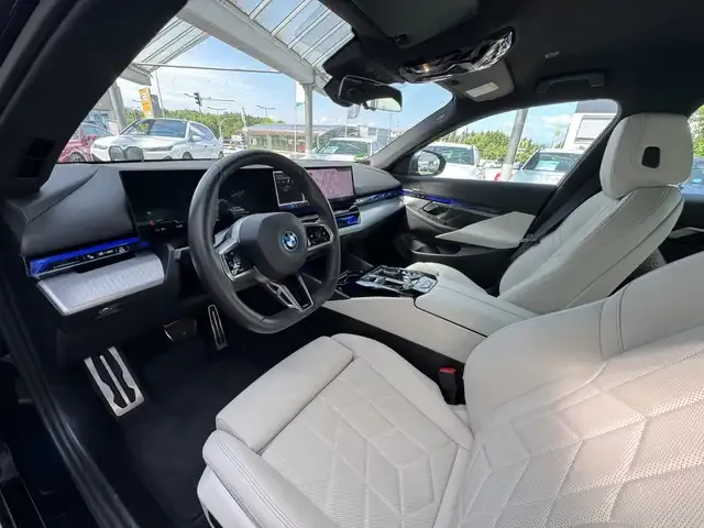 BMW i5