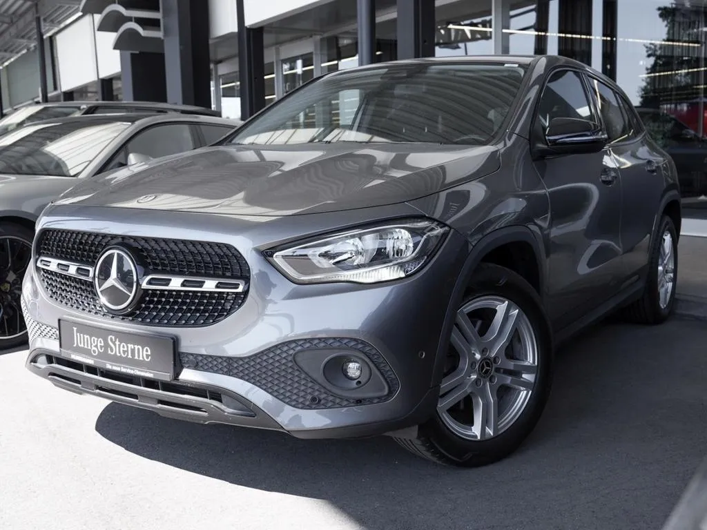 Mercedes-Benz GLA 200