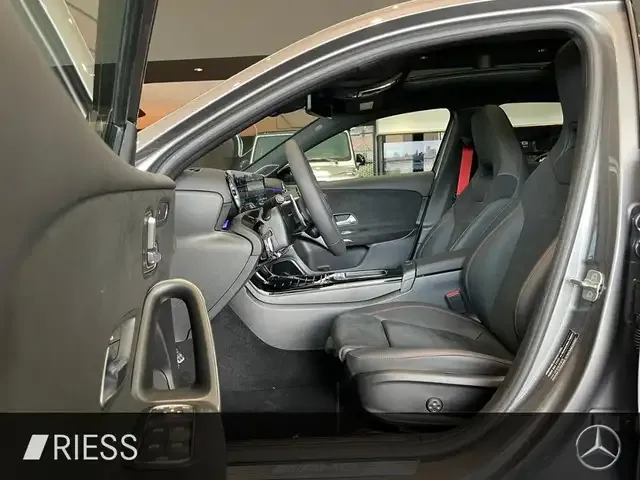 Mercedes-Benz A 35 AMG