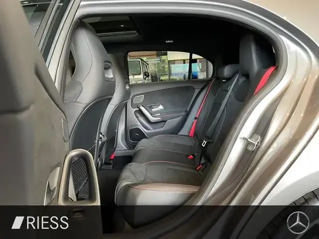 Mercedes-Benz A 35 AMG