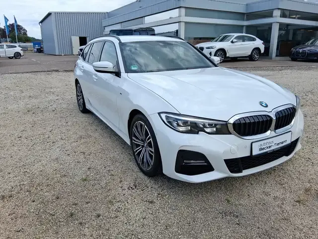 BMW 330