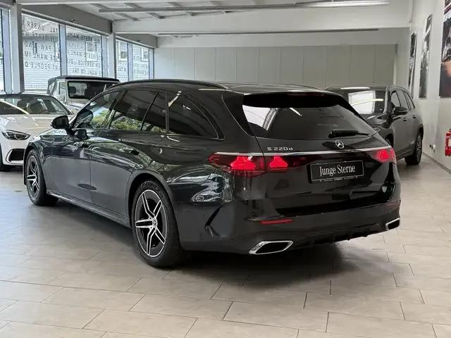 Mercedes-Benz E 220