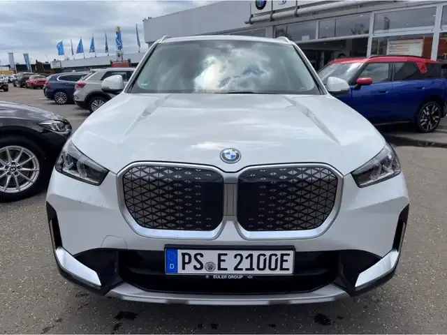 BMW iX1