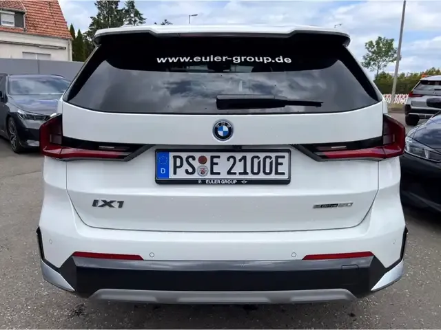 BMW iX1