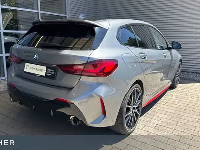 BMW 128
