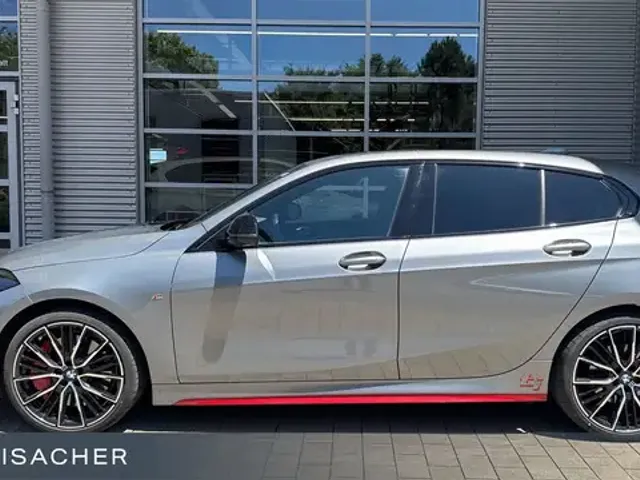BMW 128
