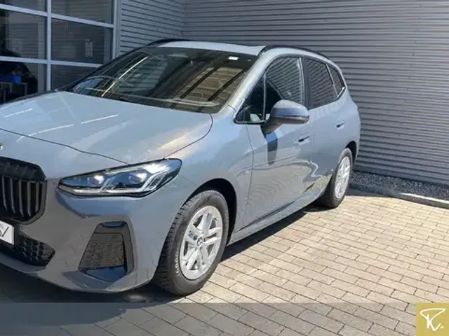 BMW 220