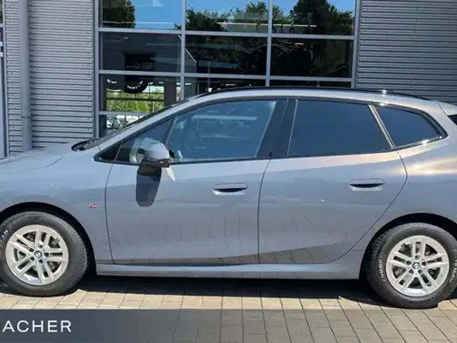 BMW 220