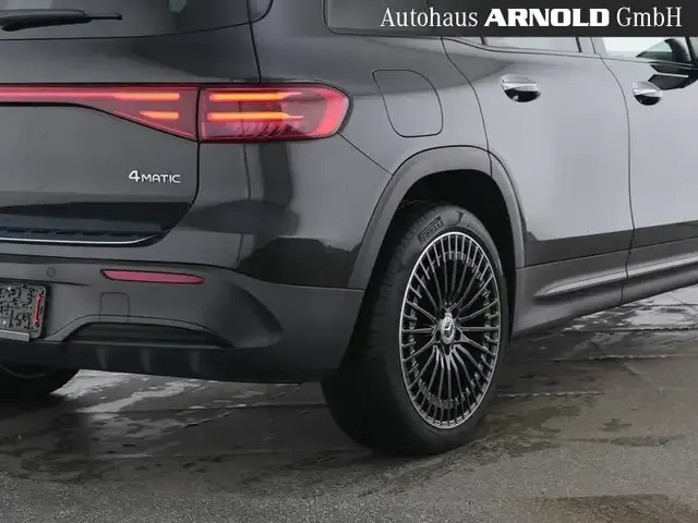 Mercedes-Benz EQB 300