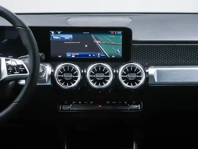 Mercedes-Benz EQB 300