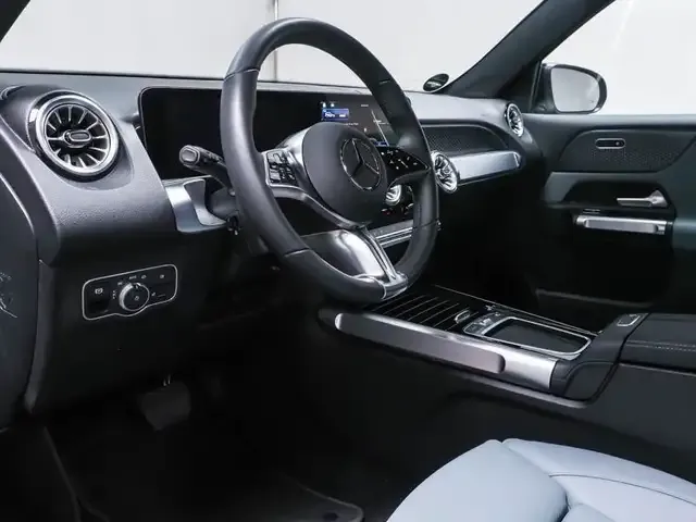 Mercedes-Benz EQB 300