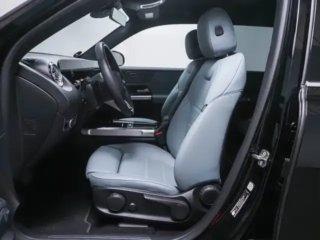 Mercedes-Benz EQB 300