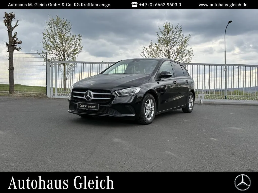 Mercedes-Benz B 180