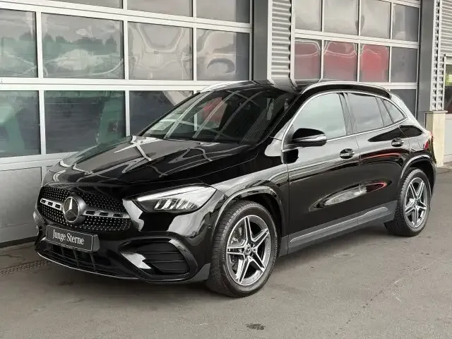Mercedes-Benz GLA 200