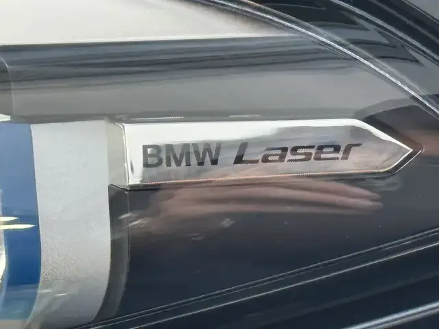 BMW 840