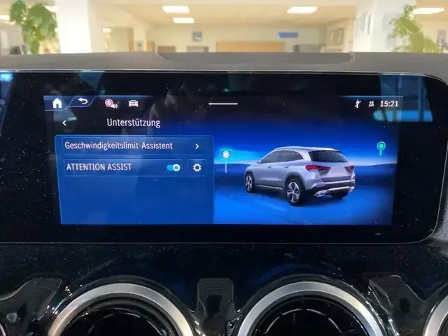 Mercedes-Benz GLA 180