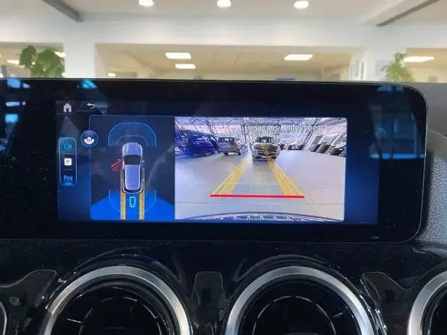 Mercedes-Benz GLA 180