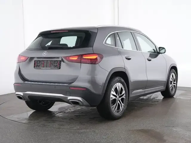 Mercedes-Benz GLA 180