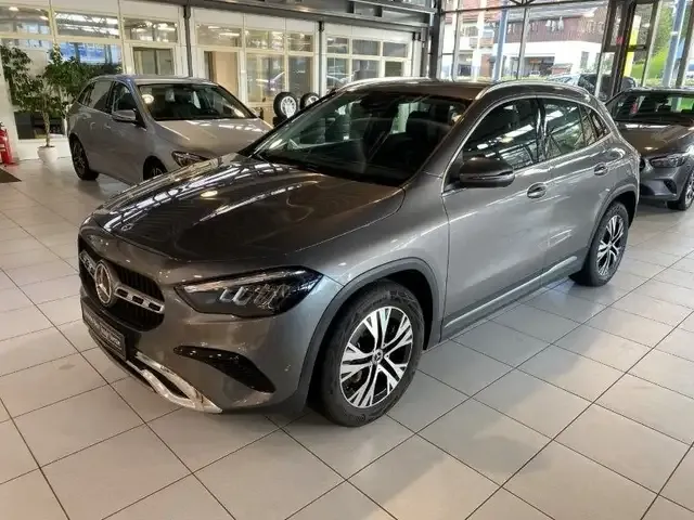 Mercedes-Benz GLA 180