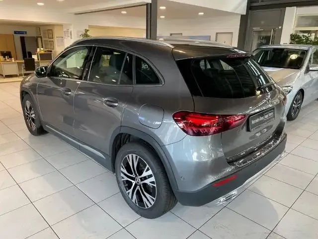 Mercedes-Benz GLA 180