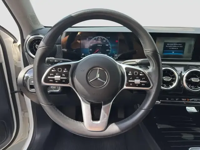 Mercedes-Benz A 220