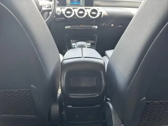 Mercedes-Benz A 220
