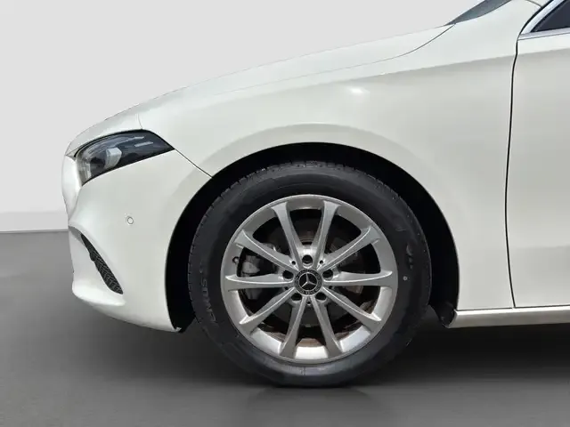 Mercedes-Benz A 220