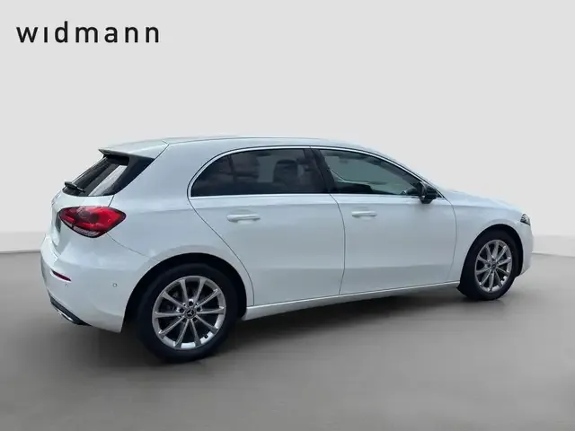 Mercedes-Benz A 220