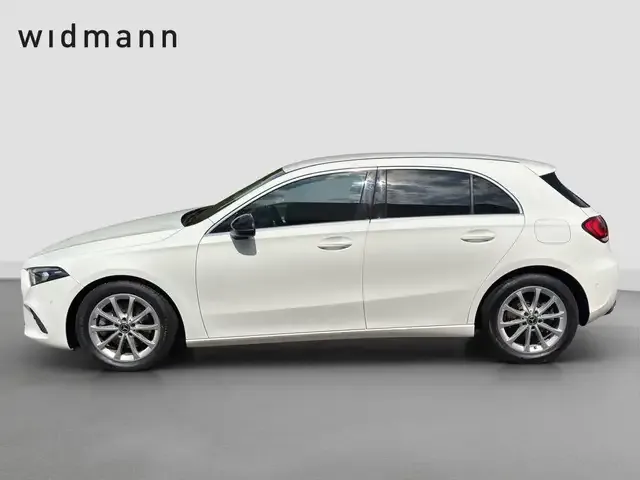 Mercedes-Benz A 220