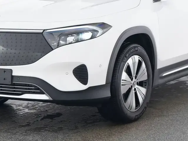 Mercedes-Benz EQB 300