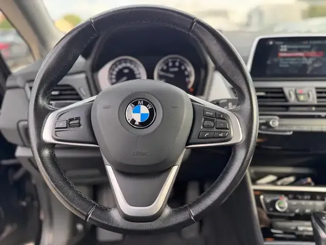 BMW 225