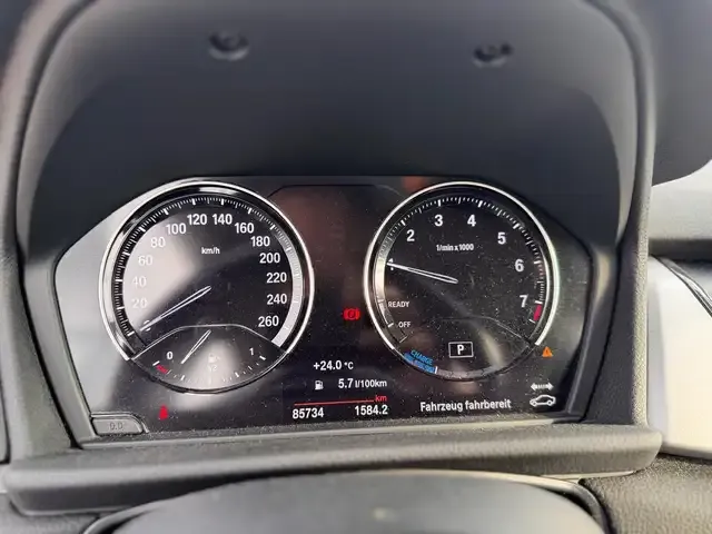 BMW 225