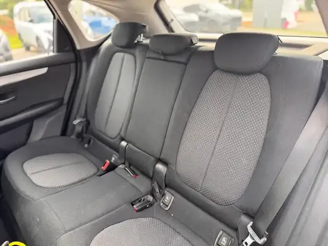 BMW 225