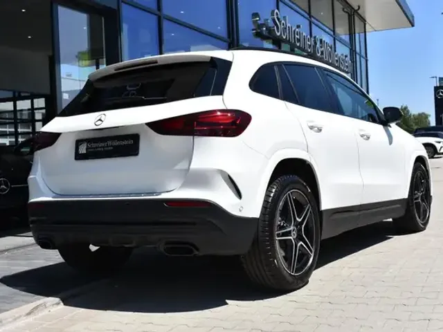 Mercedes-Benz GLA 200