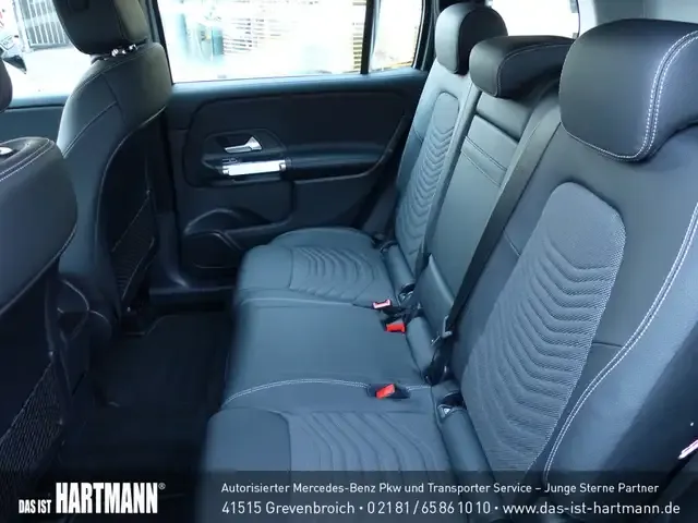 Mercedes-Benz GLB 180