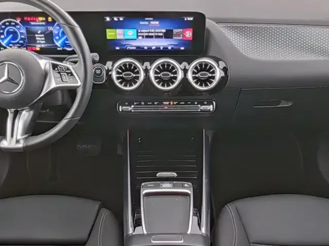 Mercedes-Benz EQA 300